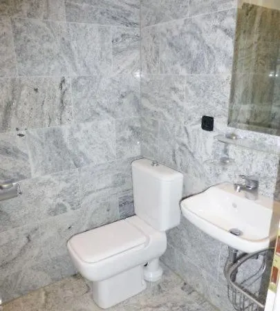 Apartamento Dusseldorf, Moblierte Stadtwohnung Mit Gartenblick *