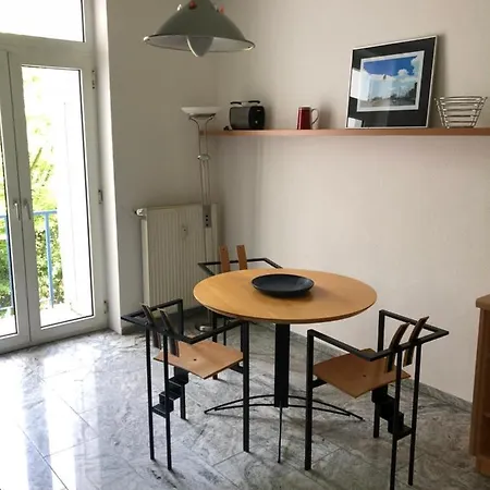 Dusseldorf, Moblierte Stadtwohnung Mit Gartenblick Apartamento *